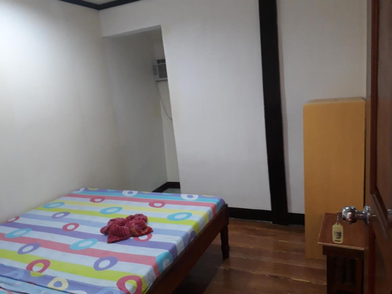 Adrian Travellers Inn Эль-Нидо Экстерьер фото